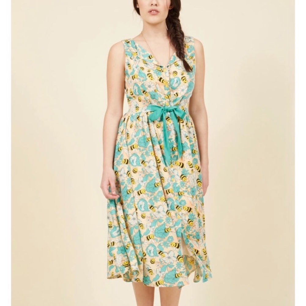 ModCloth bumblebee tie dress